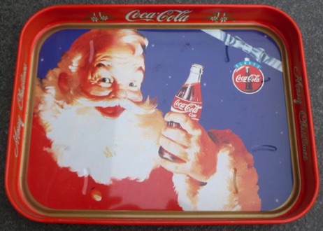 7127D-7 coca cola dienblad kerstman blauwe achtergrond 28x21 cm € 4,00.jpeg